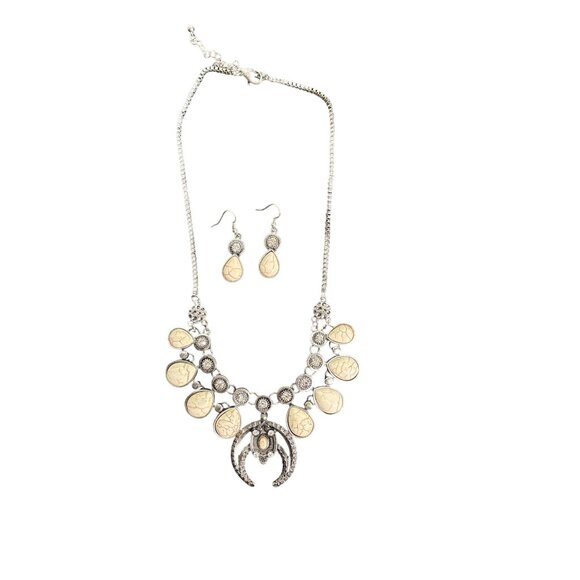 Women's Western Inspired Faux Dry Creek Statement Bib Necklace & Earring Set - Picture 1 of 5